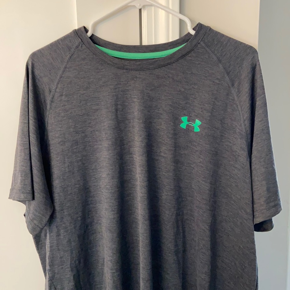 Under Armour T-shirt